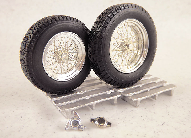 SETR18/25 SET 4 RUOTE A RAGGI SCALA 1/18 FOTOINCISE Ø MM.25 CON GOMME
