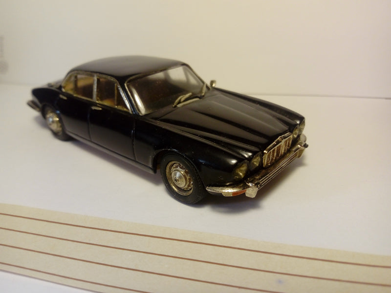 AMR02 JAGUAR XJ 12 L