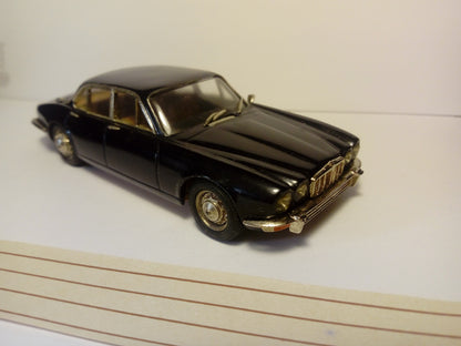 AMR02 JAGUAR XJ 12 L