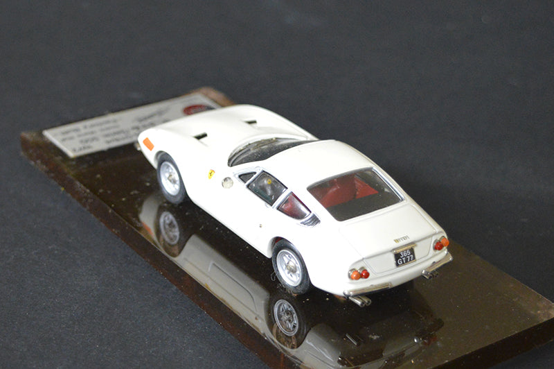 AMR1104 FERRARI 365 GTB4 DAYTONA 1972 white