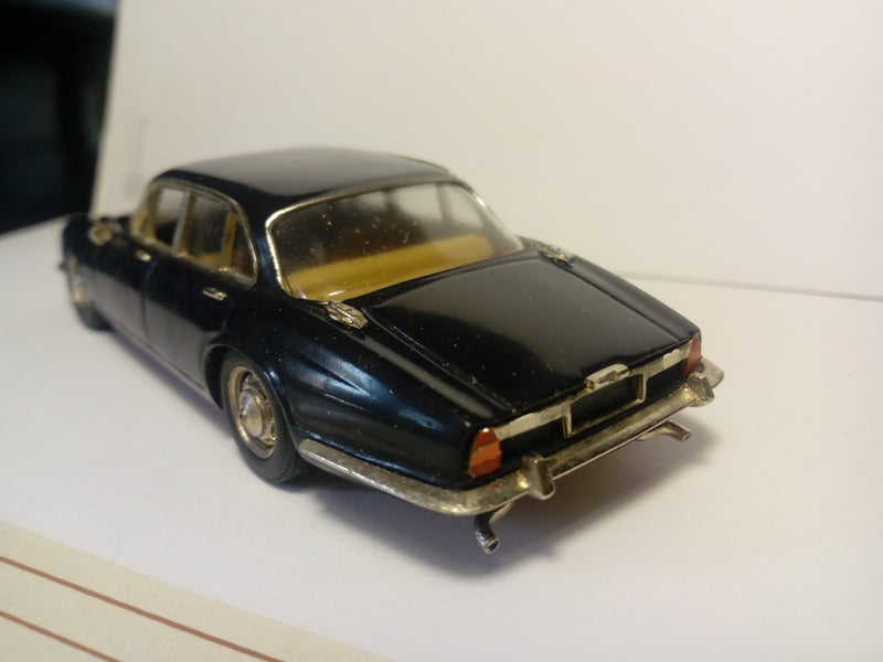 AMR02 JAGUAR XJ 12 L
