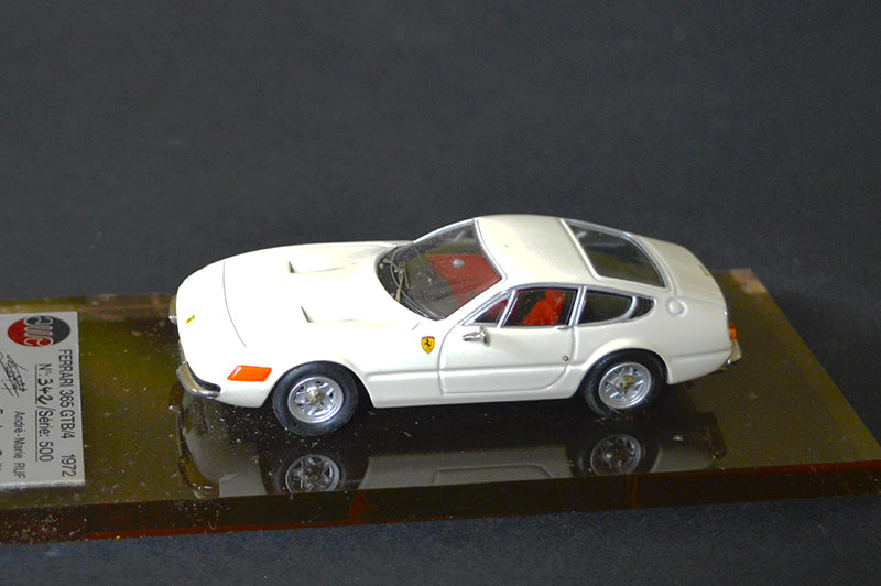 AMR1104 FERRARI 365 GTB4 DAYTONA 1972 white
