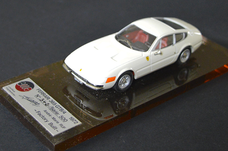 AMR1104 FERRARI 365 GTB4 DAYTONA 1972 white