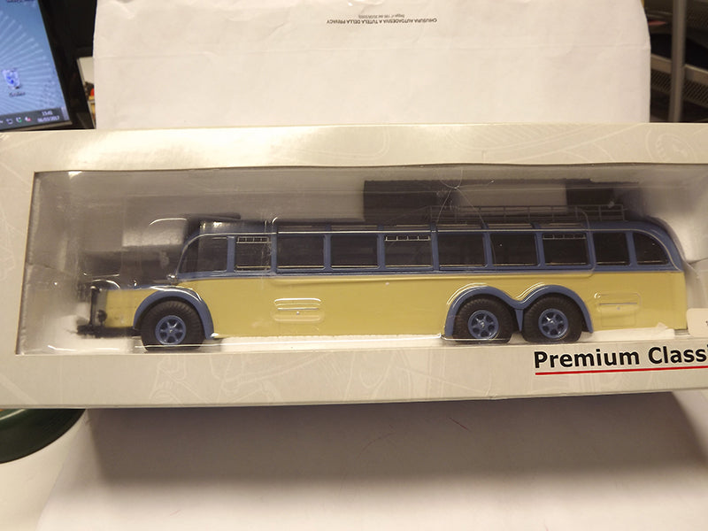 PREMIUMCLASSIXXs12302A MERCEDES BENZ O 10000 "HELLBLAU-BRIGE"