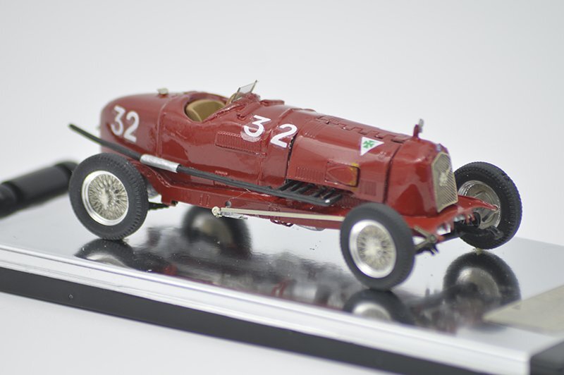 FB MODEL FBM105A ALFA ROMEO TIPO A MONOPOSTO Twin engine with opening hood 1^ Coppa Acerbo 1931 G. Campari # 32