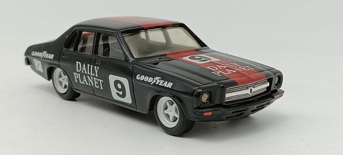 DINKUM CLASSICS HOLDEN HQ MONARO 1972 #9 DAILY PLANET