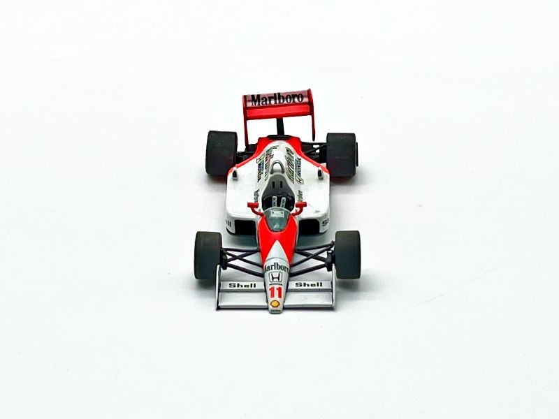V007 - MCLAREN MP4/4 -MARLBORO - N.11