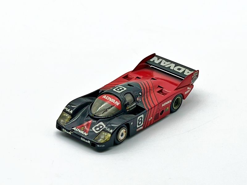 V020 - PORSCHE 956 -ADVAN N.8