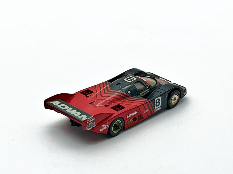 V020 - PORSCHE 956 -ADVAN N.8