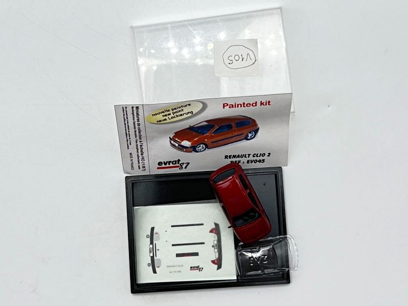 V105 - RENAULT CLIO 2 ROSSO MET PREVERNICIATO
