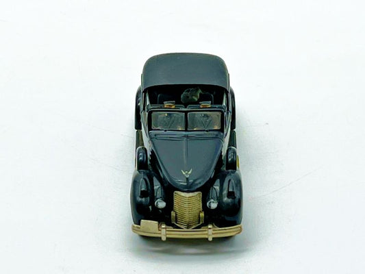 V101 - CADILLAC V8 LANDAU NERO PAPA PIO XII CON FIGURINI