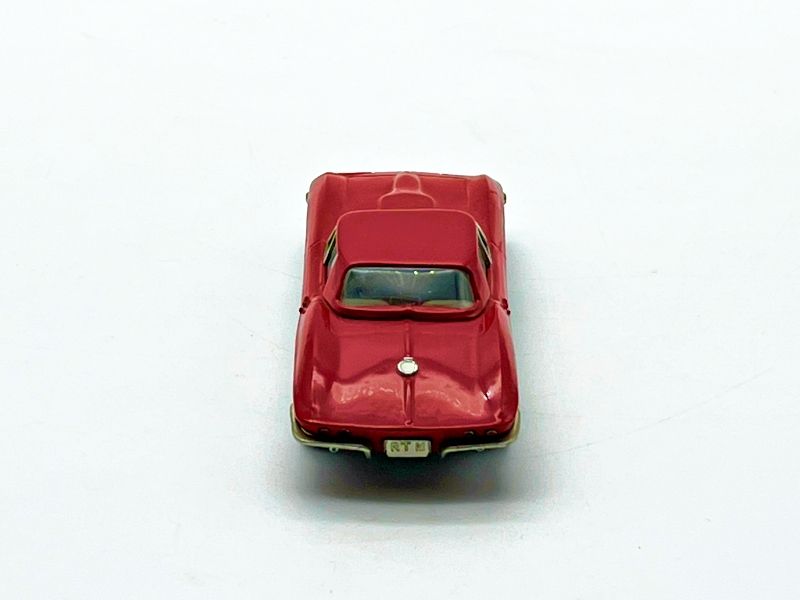 V061 - CHEVROLET CORVETTE STING RAY HARD TOP