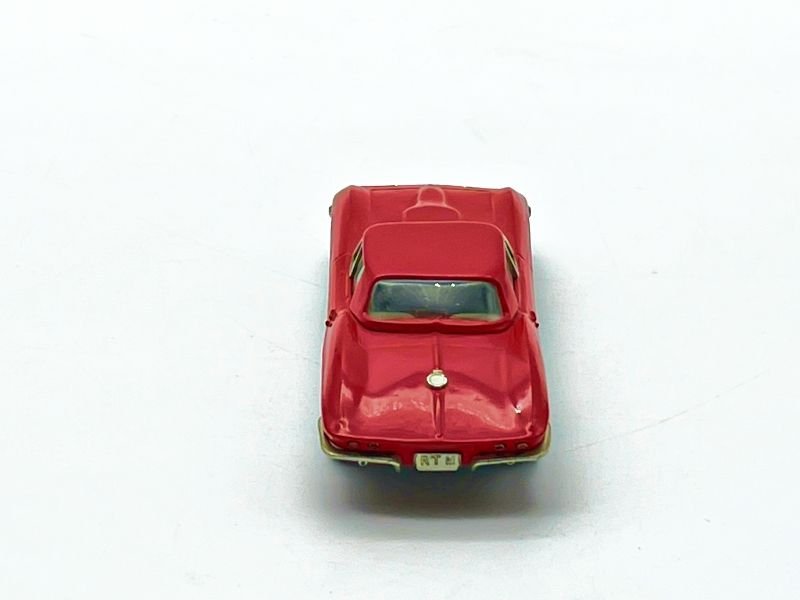 V061 - CHEVROLET CORVETTE STING RAY HARD TOP