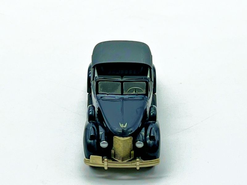 V100 - CADILLAC V8 LANDAU NERO
