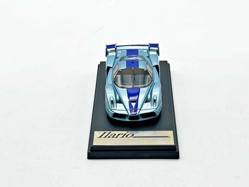 ILARIO - IL43023B - FERRARI FXX 2005 METAL BLUE WITH BLUE STRIPE