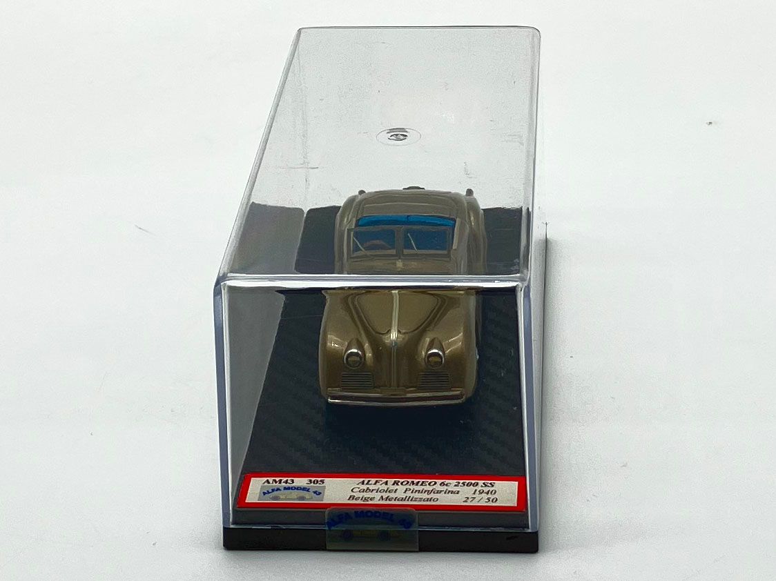 ALFA MODEL AM43305 - Alfa Romeo 6c 2500 SS Cabriolet Pininfarina 1940 (Beige)